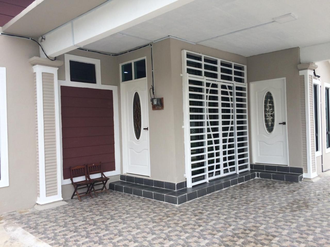 Aina Guest House Kota Bharu Exteriör bild